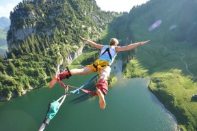 开云体育-2025电竞盛会：谁能一统天下？，2021电竞赛事