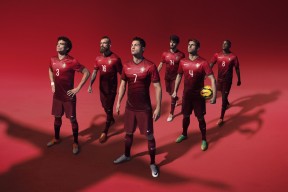 开云官方入口-2026冰联女子冰球赛：中国顽强逆转韩国，首战获胜，2022女子冰球