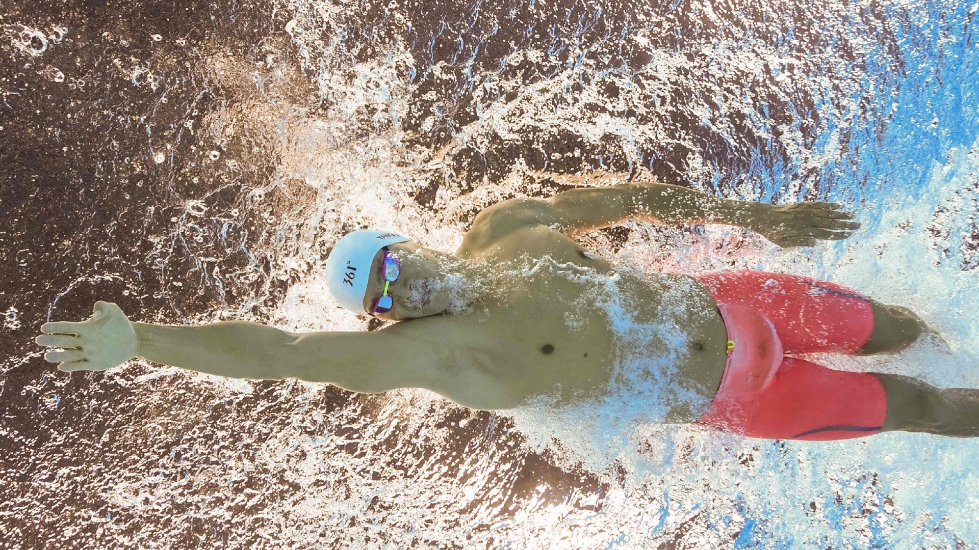 全国游泳冠军赛男子200米蝶泳 老将李朱濠惊险夺金再现风采，蝶泳200米金牌